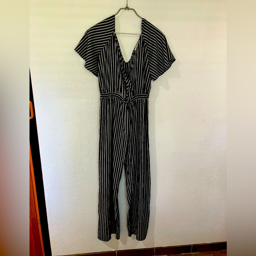Indulge Women’s Medium Classic black and white one piece